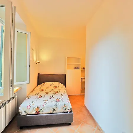 Rosso Corallo * Lerici